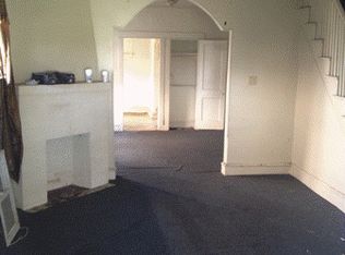 925 Clover Ln, Chester, PA 19013