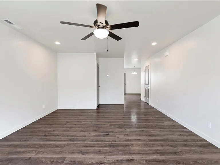 114-116 E Ravenna Ln #130 — Photo 21