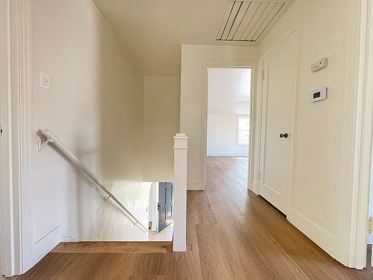 11 S Hutchins St — Photo 24