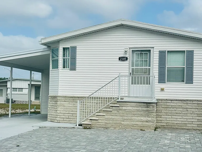 2305 Bay Dr — Photo 10