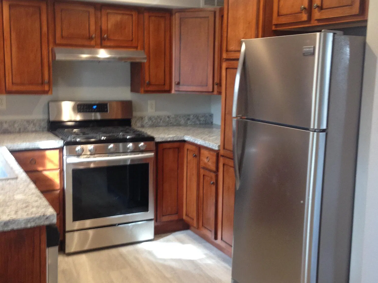 216 E Vermilya Ave — Photo 2