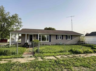 415 3rd St, Dumont, IA 50625