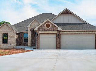 8041 Longbow Dr, Guthrie, OK 73044