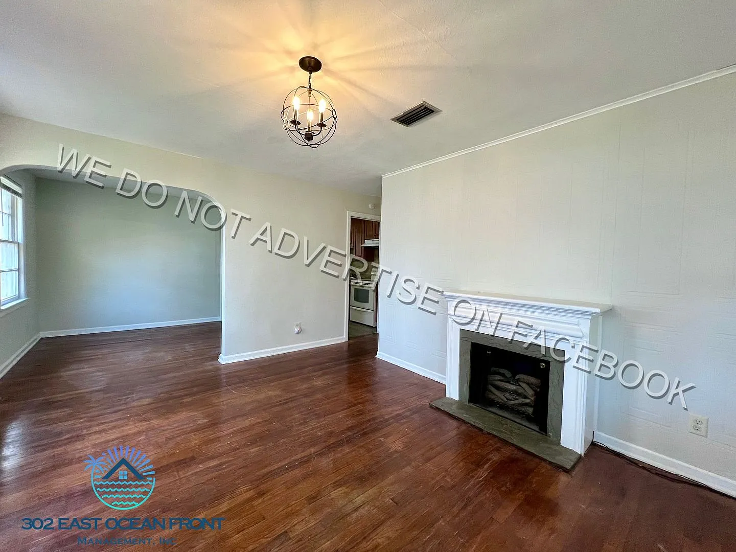 $250 Off Of Your Move-In Fees - Large 3 Bedroom / 2 Bathroom House With Fenced Yard Now Available... — Photo 2