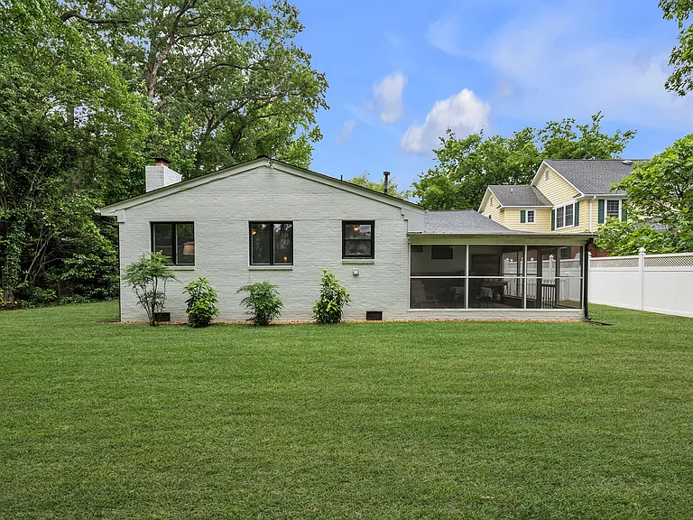 501 Euwanee Pl — Photo 5