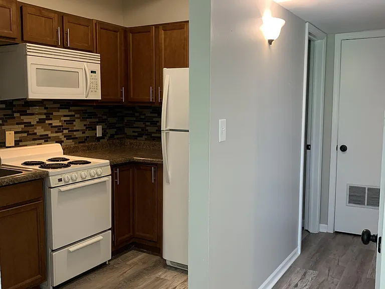 54 College Ave #3-2 — Photo 5