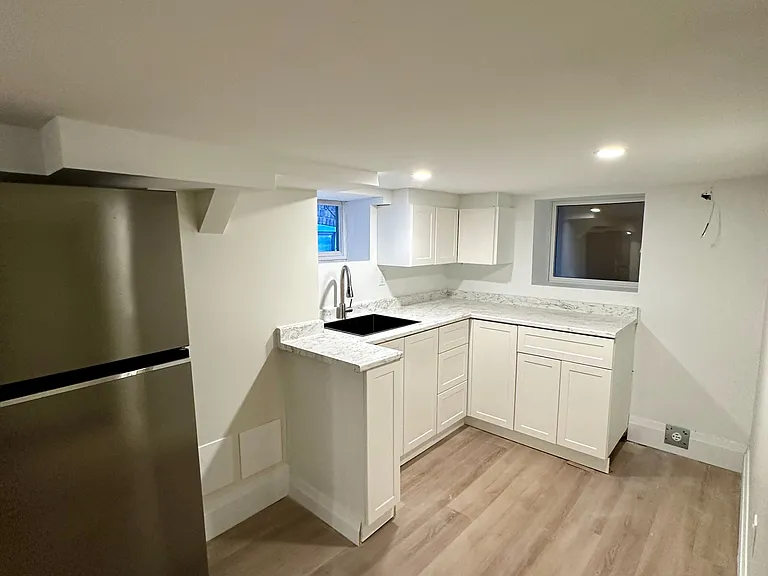 659 Vaughan Rd #3 — Photo 2