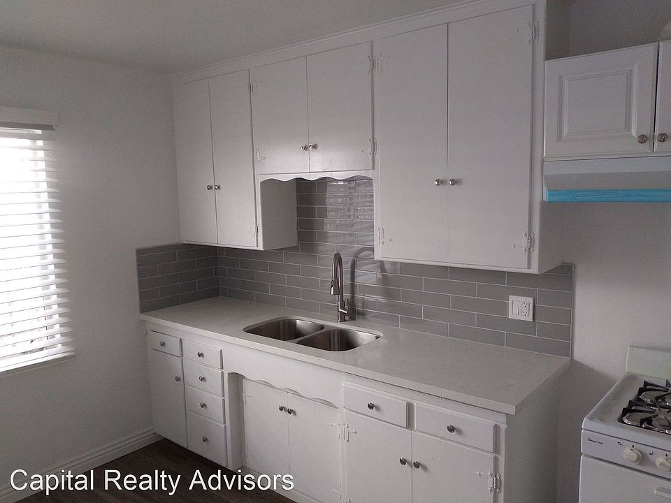 1st image of 4406 Menlo Ave APT 1
