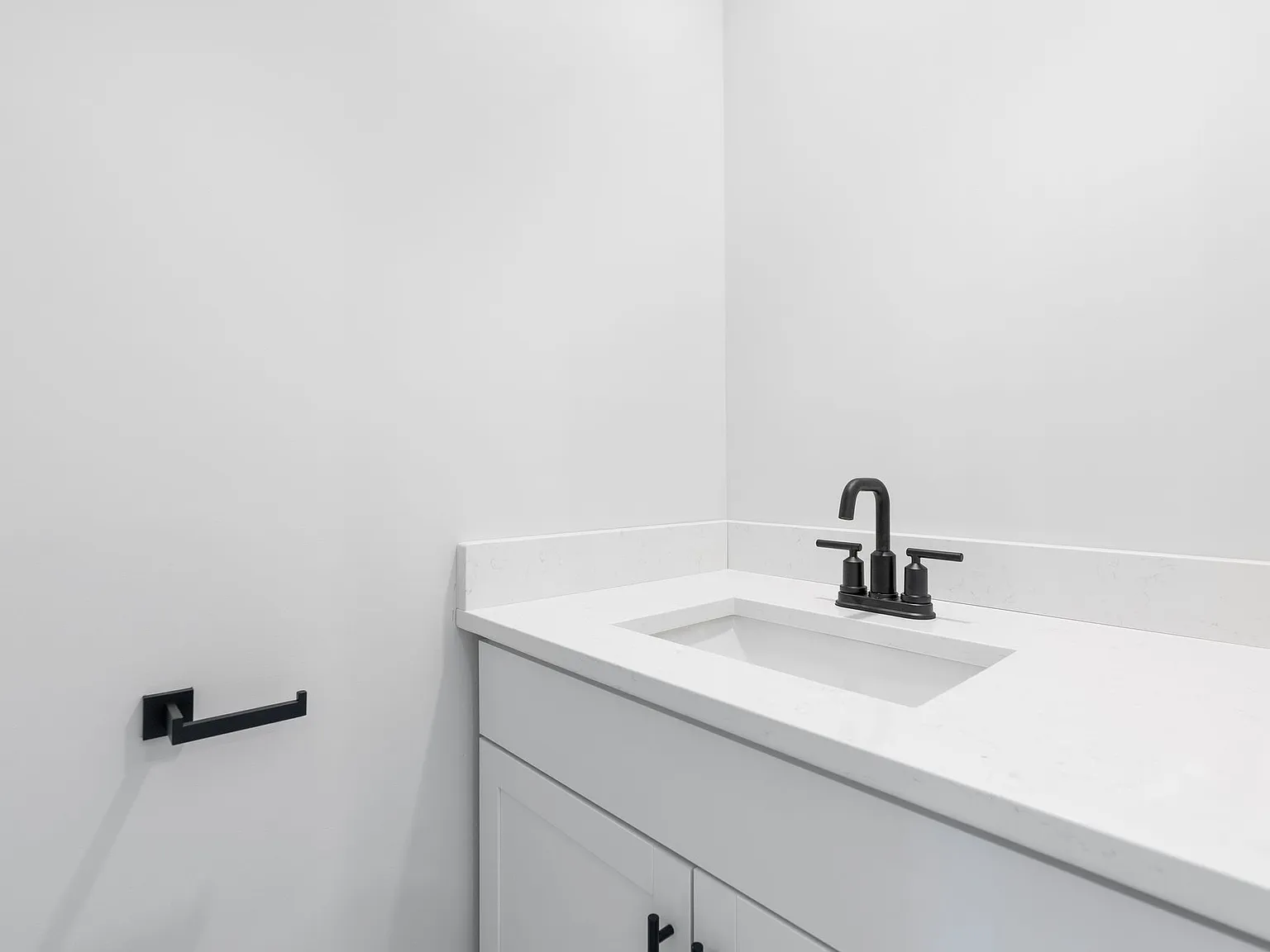 2 bed, 1.5 bath, 1008 sqft, $2,800 — Photo 1