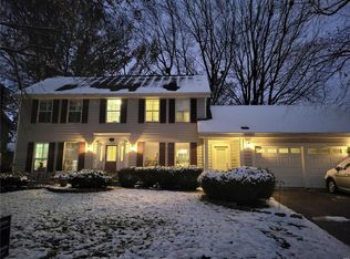 32 Connemara Rd, Saint Peters, MO 63376