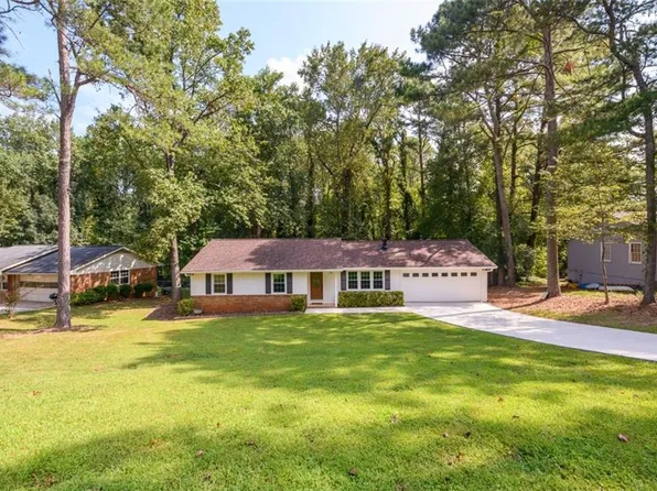 5414 Hickory Pl, Oakwood, GA 30566