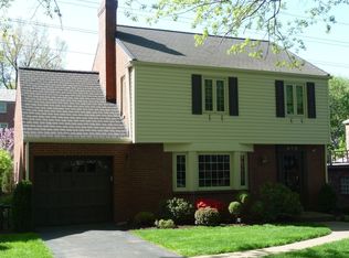 818 Country Club Dr, Pittsburgh, PA 15228