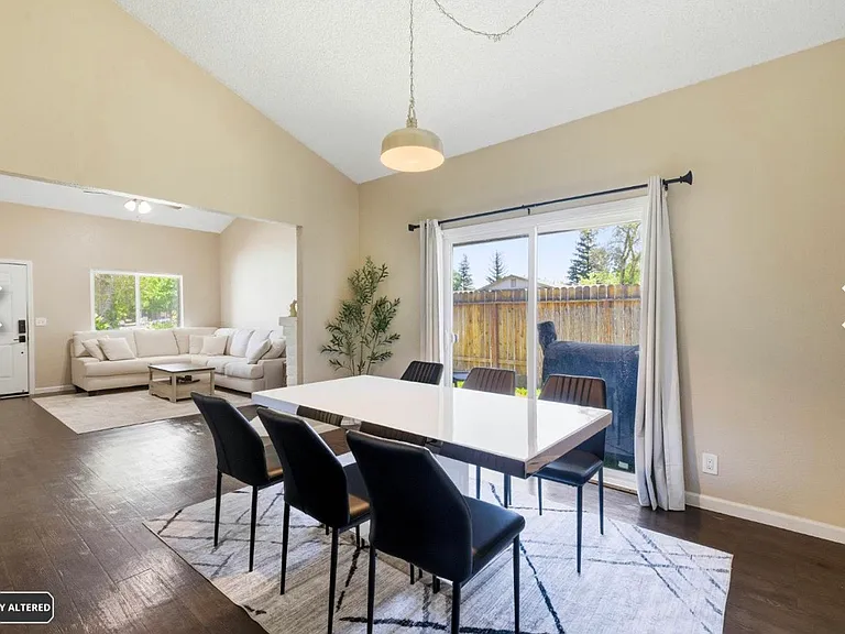 4901-4903 Travertine Cir — Photo 5