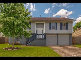 15122 McConn St, Webster, TX 77598
