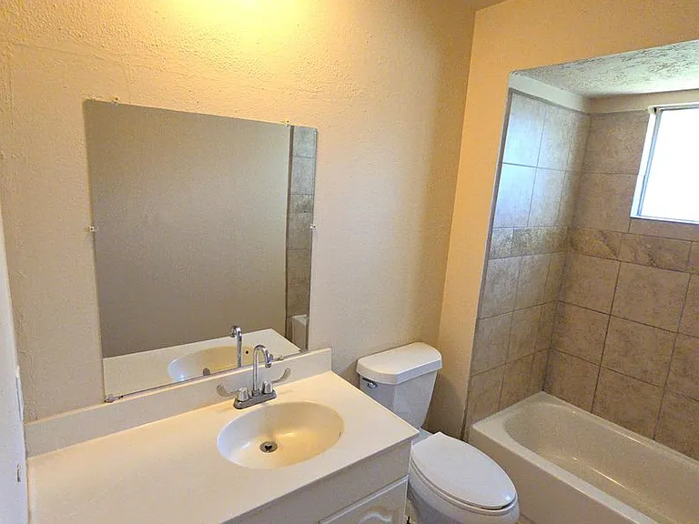 4718 Reynaldo Dr — Photo 22