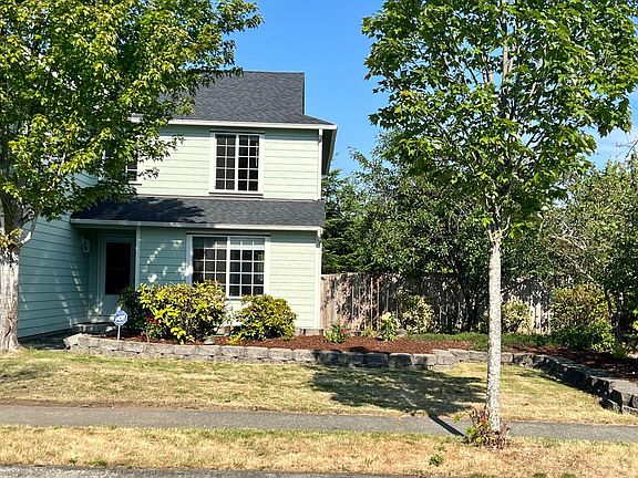 2nd image of 1038 Fitz Hugh Dr SE