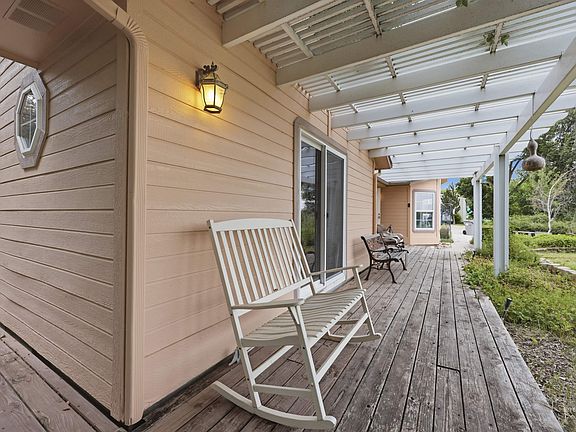 4th image of 8942 Foothill Rd