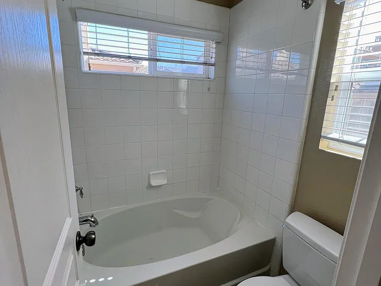 637 Kellogg St — Photo 16