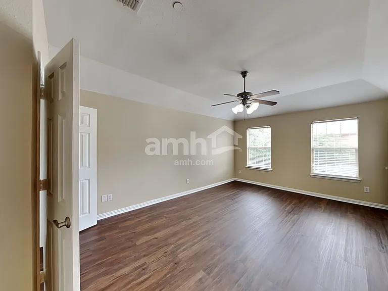 3706 Boxwood Dr — Photo 12