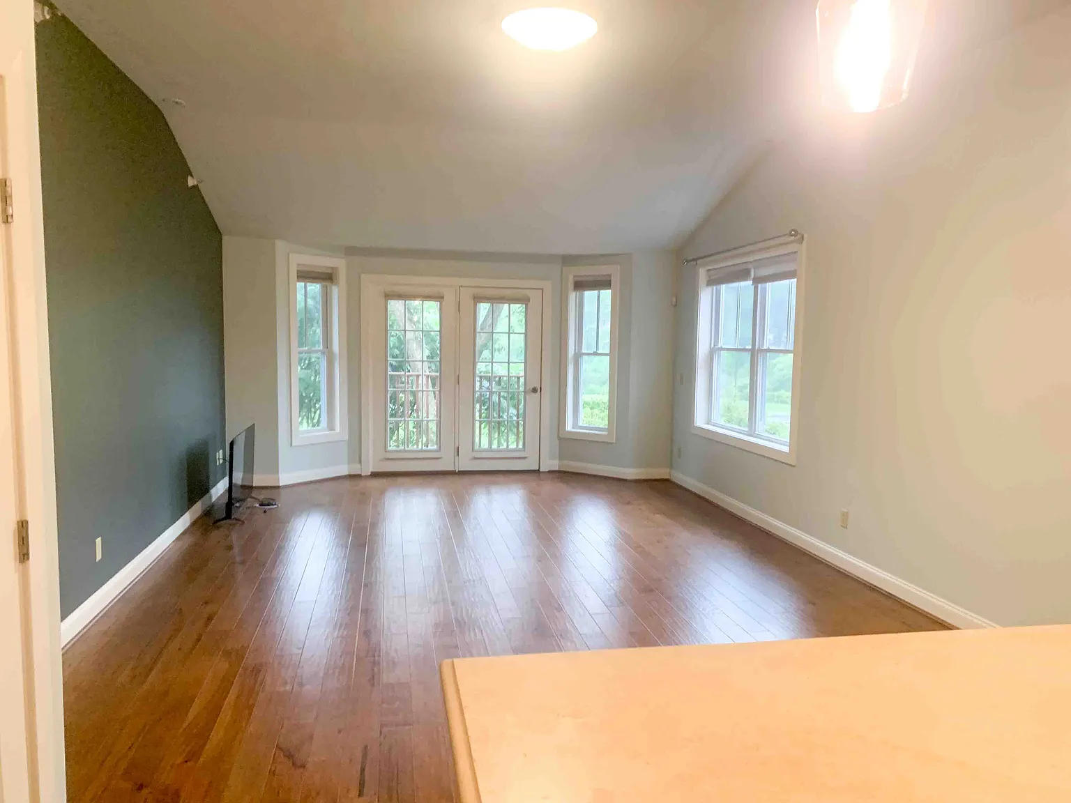 2 bed, 1329 sqft, $2,750 — Photo 4