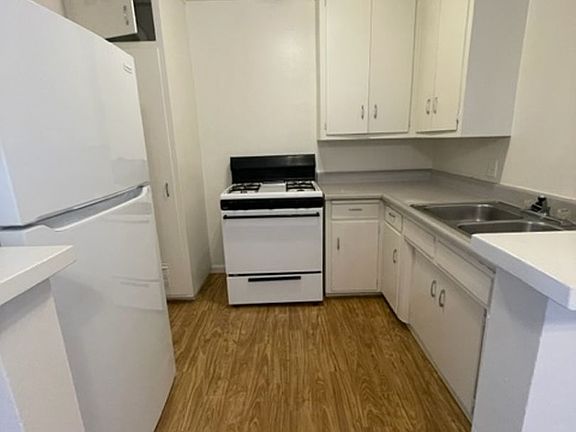 5th image of 4401-4409 Parks Ave #4406-4420