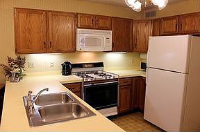 3rd image of 6044 Weymouth Dr