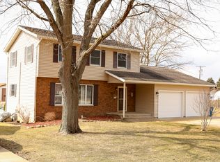 315 N 2nd St, Tonica, IL 61370