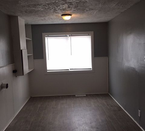 3rd image of 3462 Brouse Ave