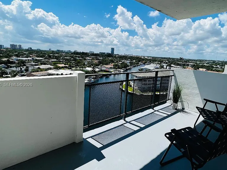 401 Golden Isles Dr #1011 — Photo 9