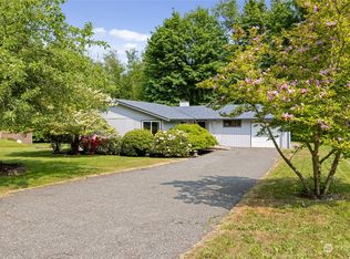 5490 E Harbor Heights Dr, Pt Orchard, WA