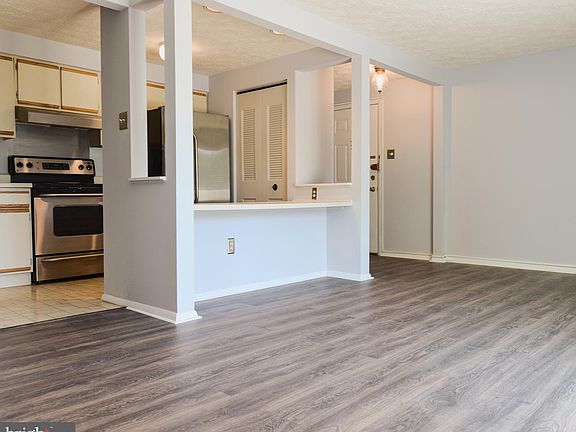 4th image of 8385 Brockham Dr