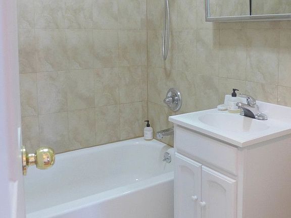 4th image of 46 Mulberry St APT 3A