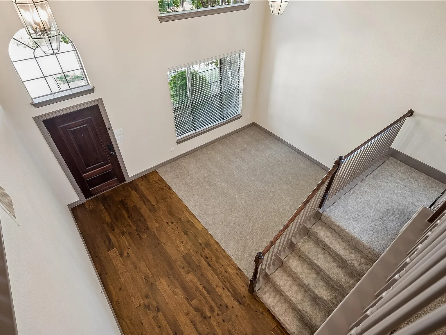 4 bed, 3.5 bath, 3300 sqft, $3,000 — Photo 3