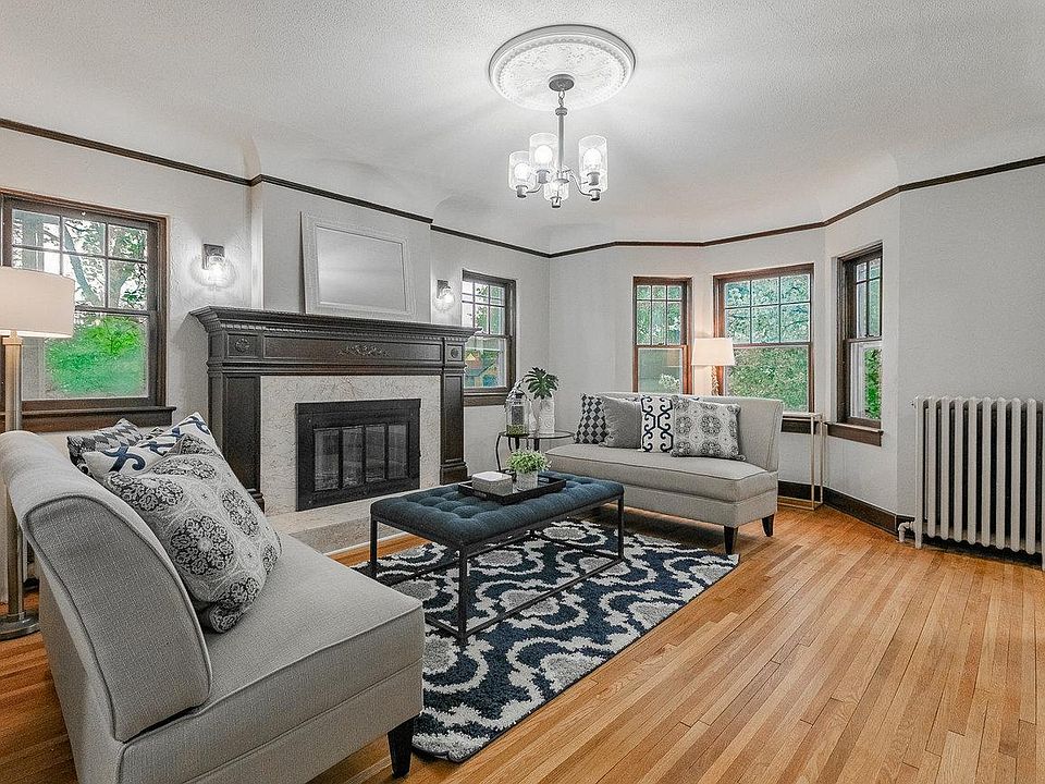 1st image of 1124 W 66th St