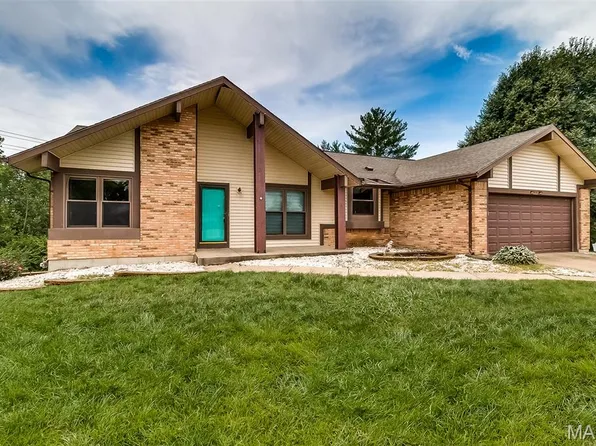 112 Dunham Ct, Saint Charles, MO 63304
