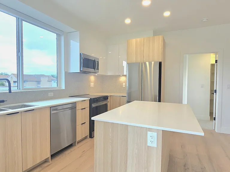 20769 Fraser Hwy #332 — Photo 4