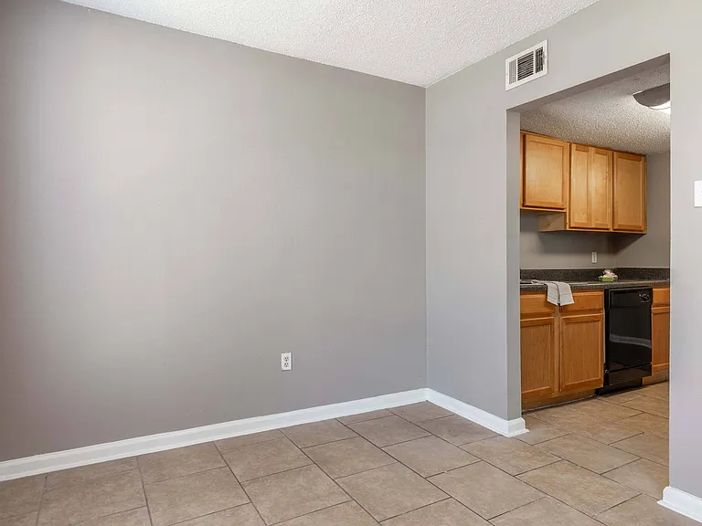 Westchase Apartments — Photo 12