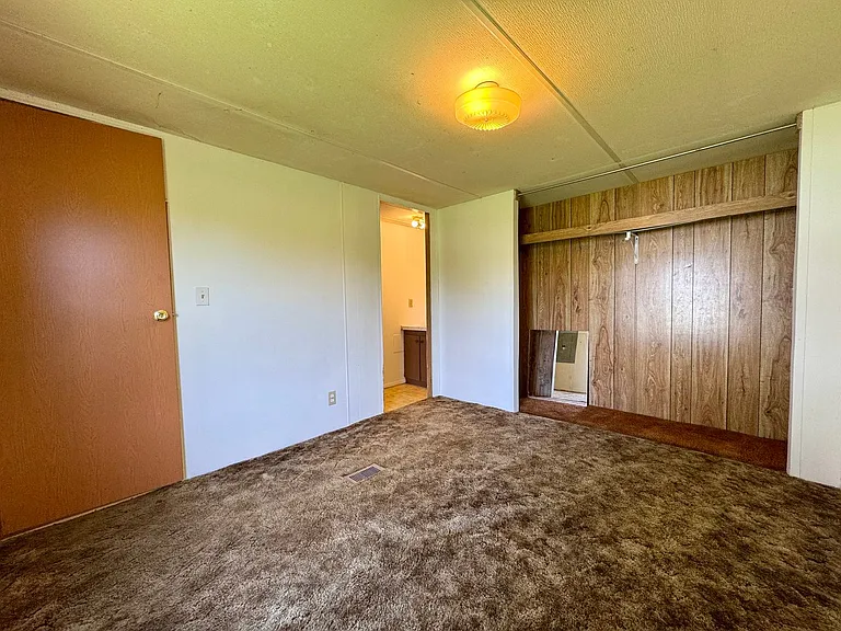 225 Community Dr #9 — Photo 12