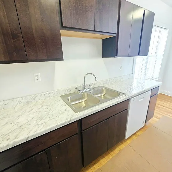 1600 W Estes Ave #3B — Photo 1