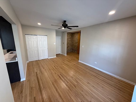 4th image of 6150 N Winthrop Ave APT 102