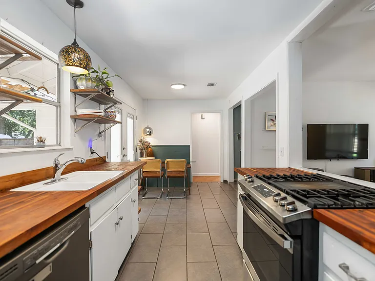 5126 Meadow Creek Dr — Photo 9