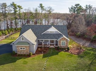 8 Pond View Ter, Wareham, MA 02571