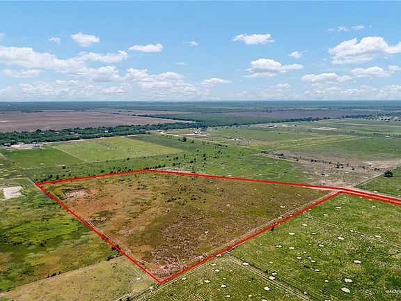 3rd image of 17449 La Coma Service Rd