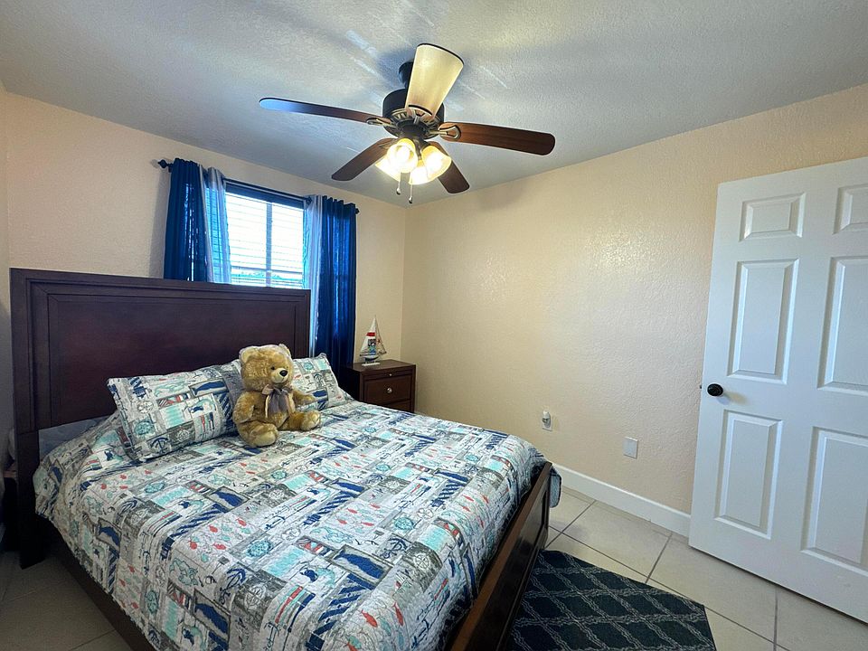 1st image of 961 W 79th Place