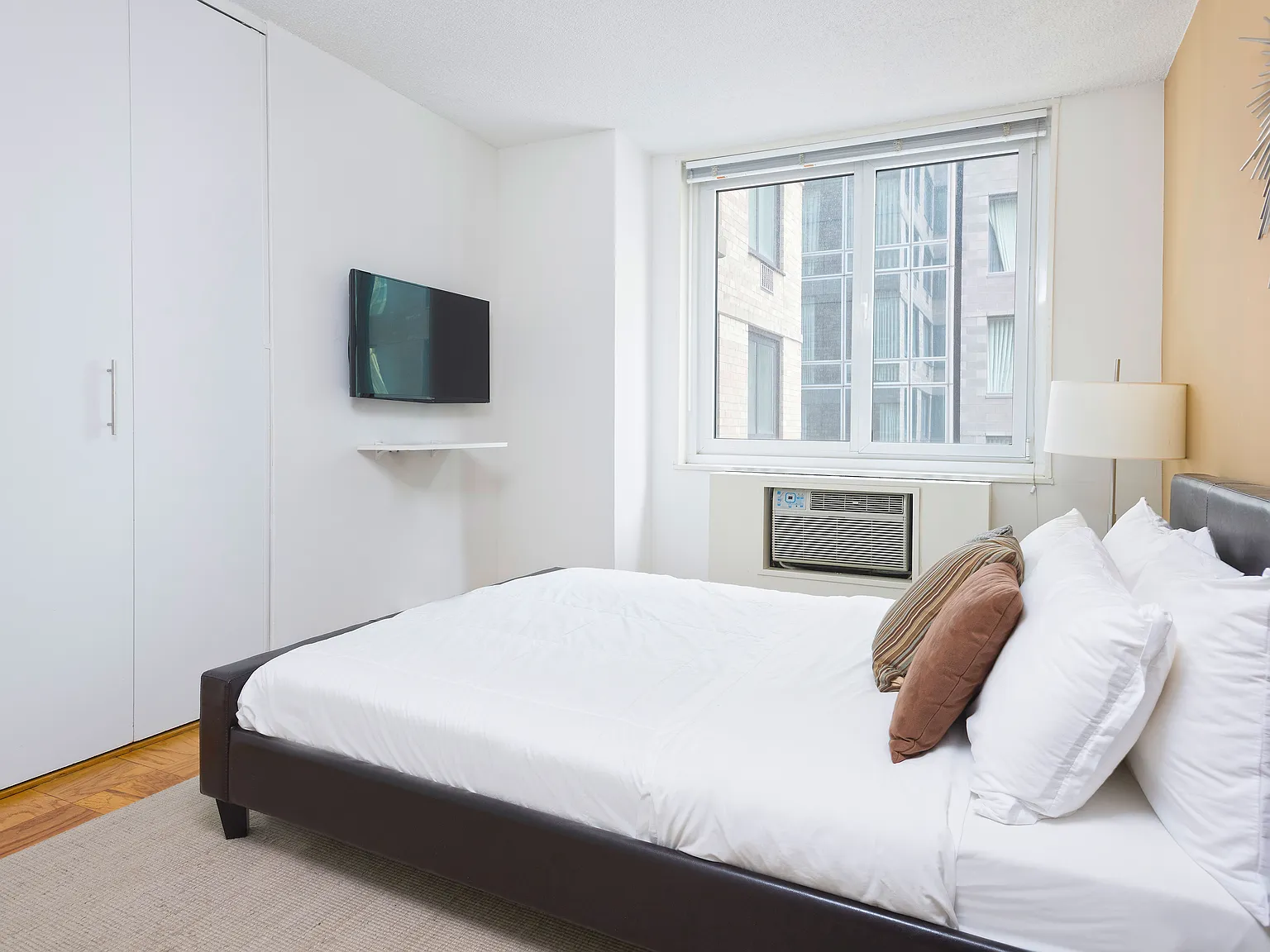 230 West 55th Street — Photo 3