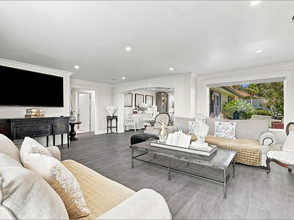 5th image of 11437 Clayton Rd