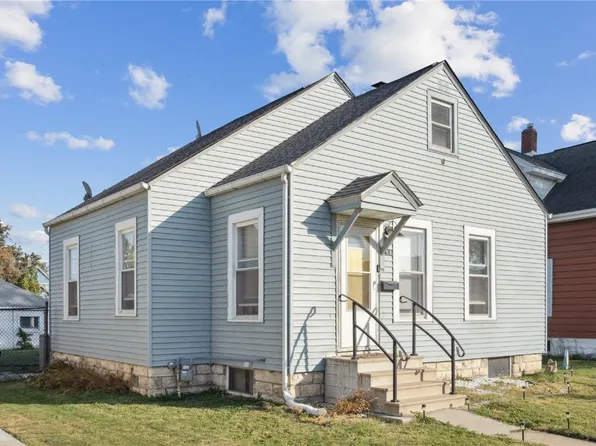 1011 9th St SW, Cedar Rapids, IA 52404