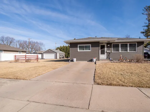 442 Hawk St, Oshkosh, WI 54902