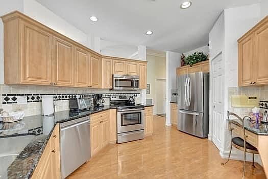 5th image of 9702 Arbor View Drive N