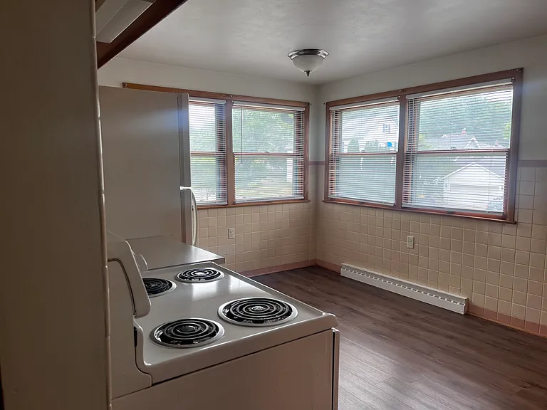 7009 W Lloyd St — Photo 11